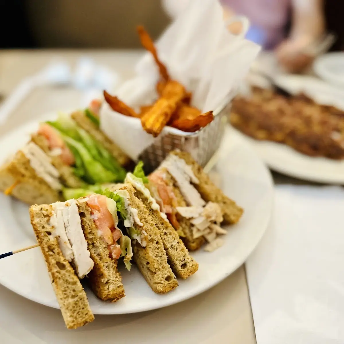Club Sandwich De Pollo Chicken
