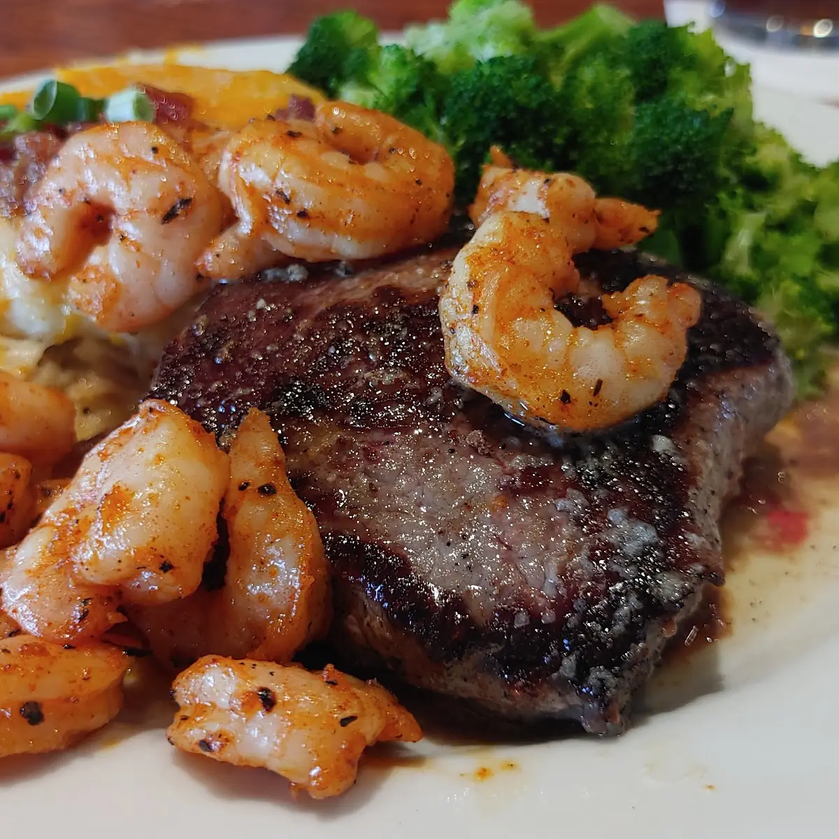 8 Oz Sirloin Steak Broccoli and Loaded Mashed Potatoes