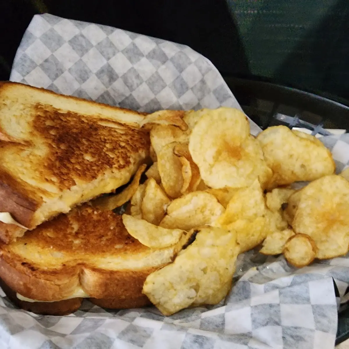 Grilled Cheese & Chips