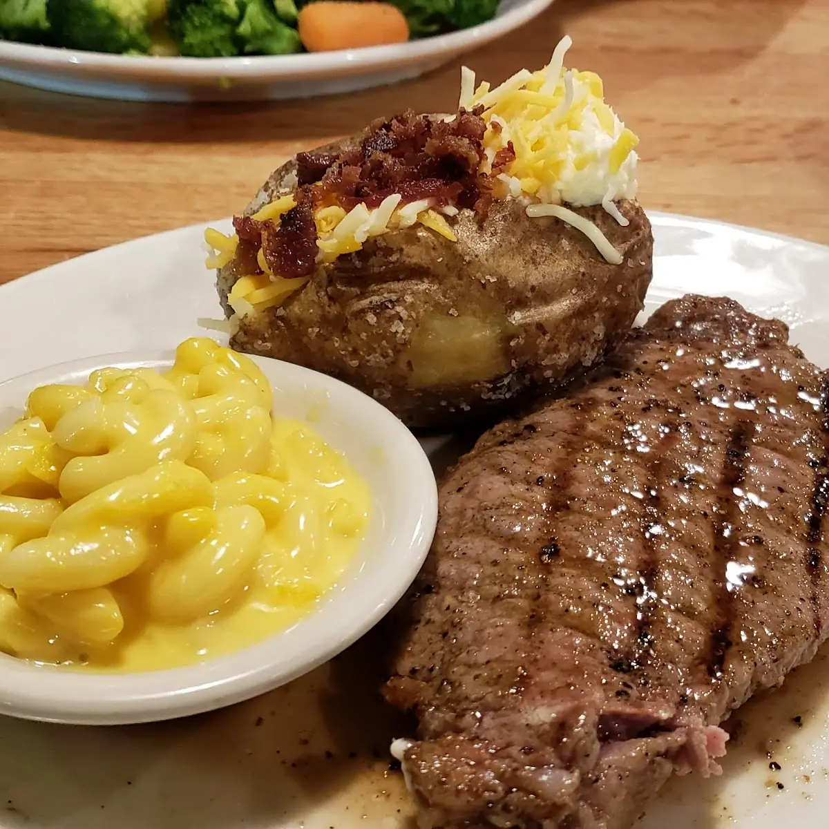 Steak Mac and Cheese Fries