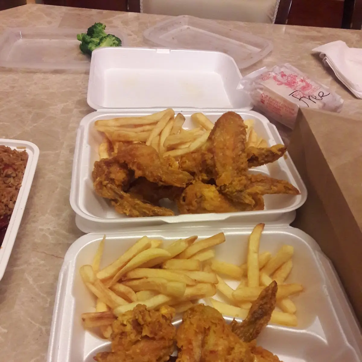 Chicken Wings with Fries