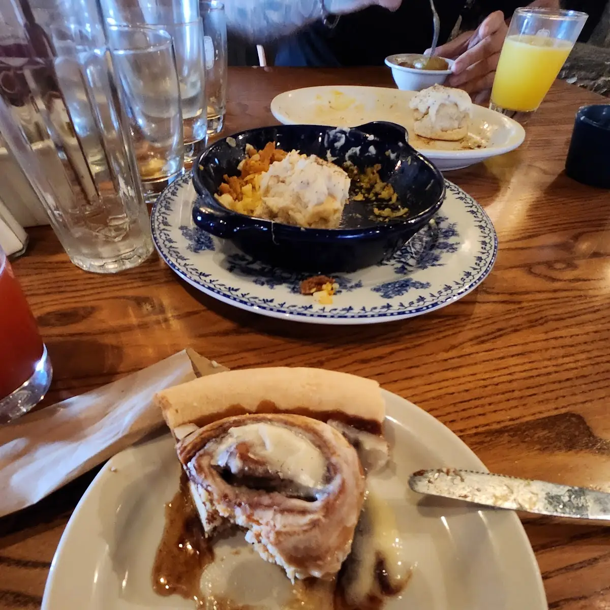 Cinnamon Roll Pie