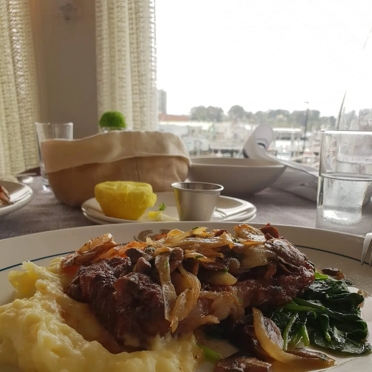 Steak with Mashed Potatoes