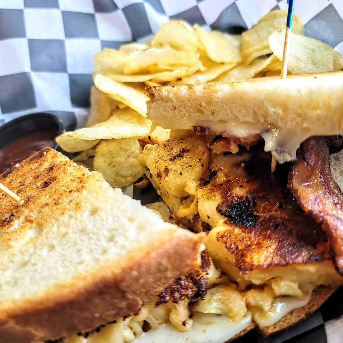 Mac & Cheese Sandwich