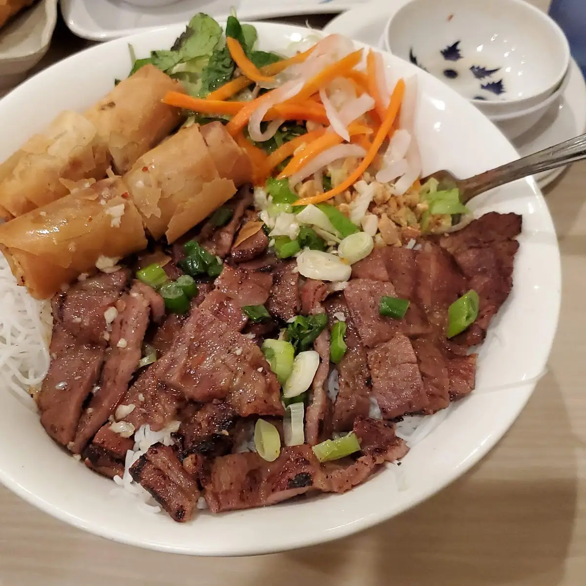 Bún Thịt Nướng Chả Giò