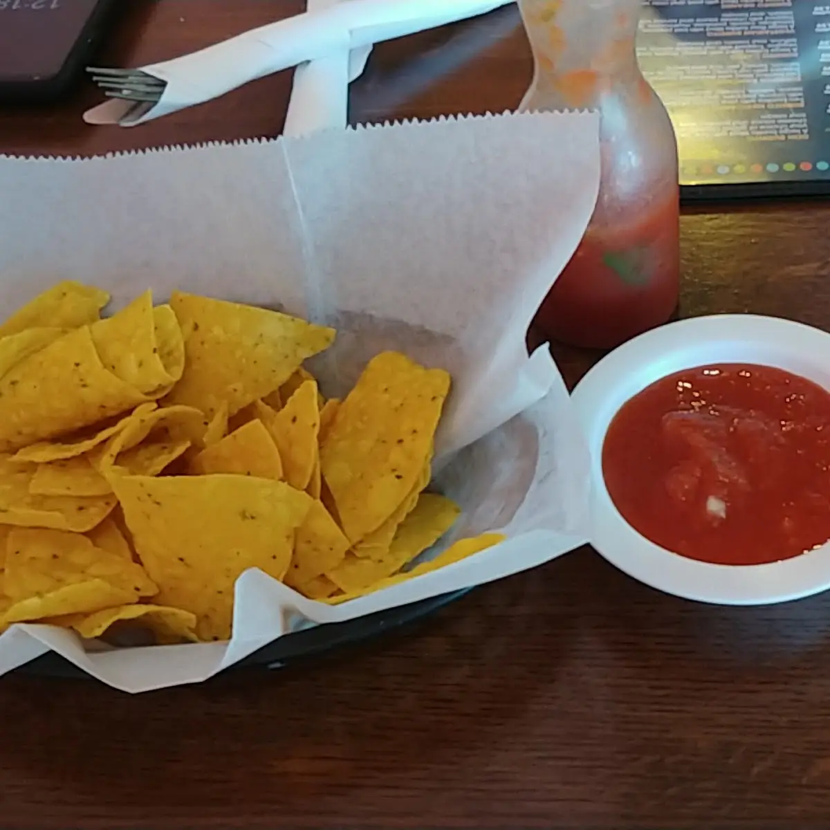 Chips Salsa Queso