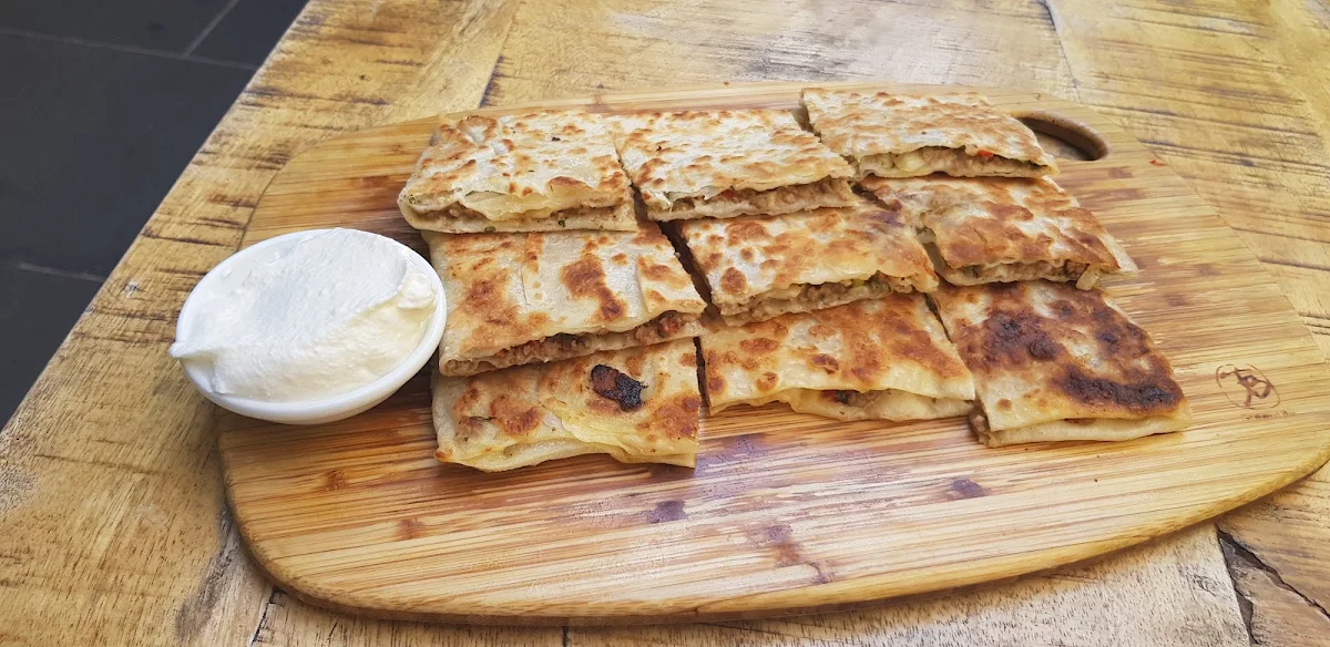 Breakfast Pide, Göz City