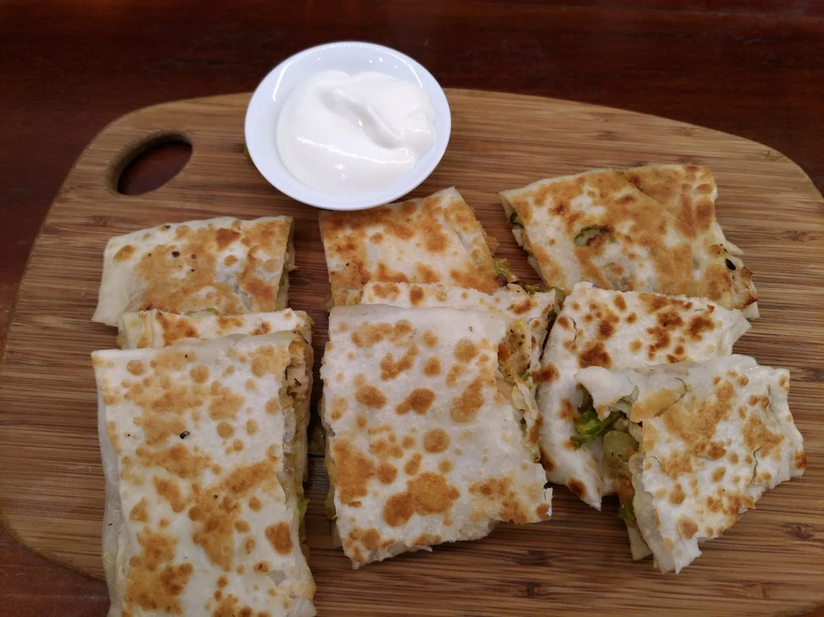 Herbed Chicken, Göz City