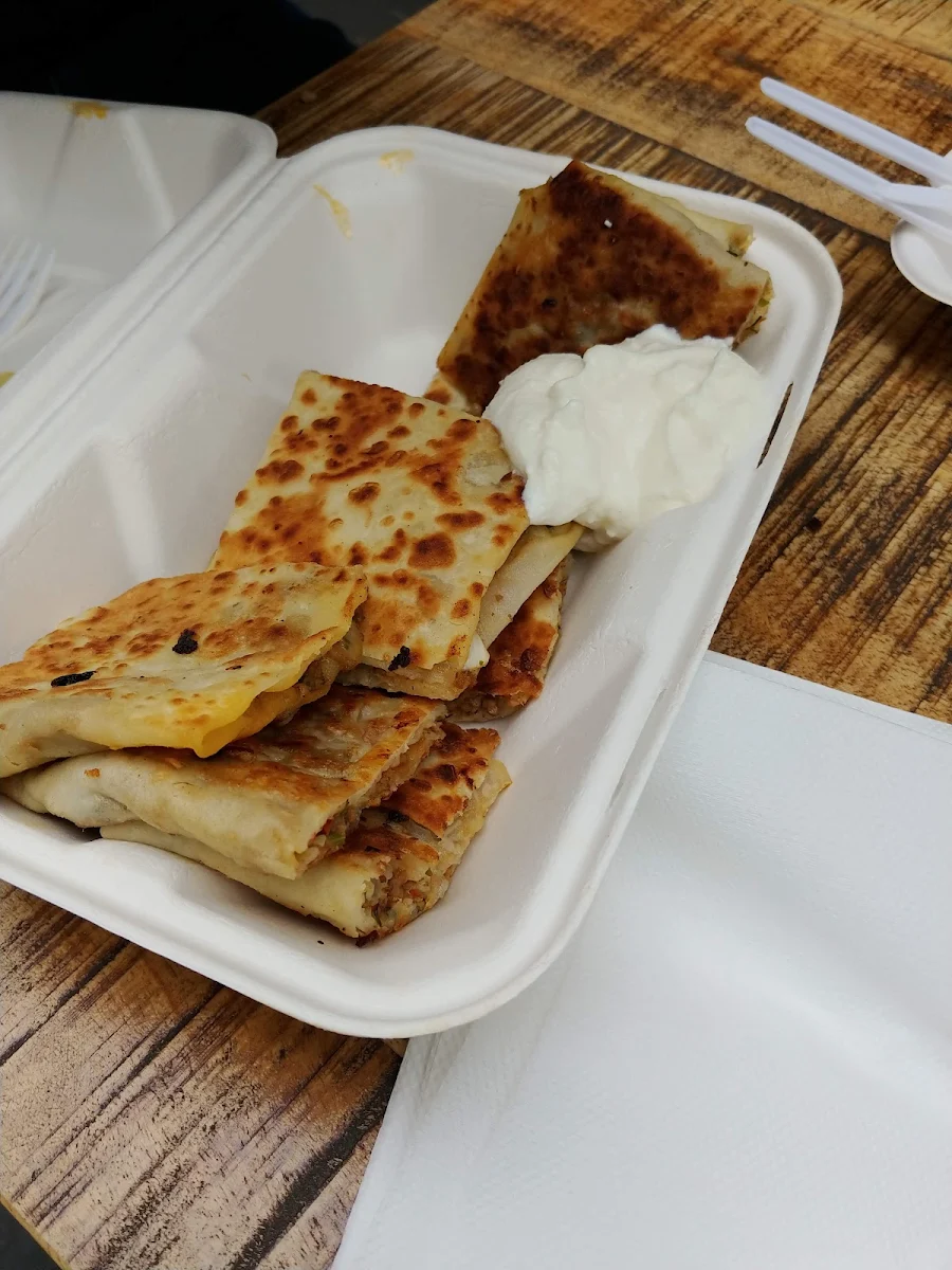 Spinach and Cheese Gözleme, Göz City