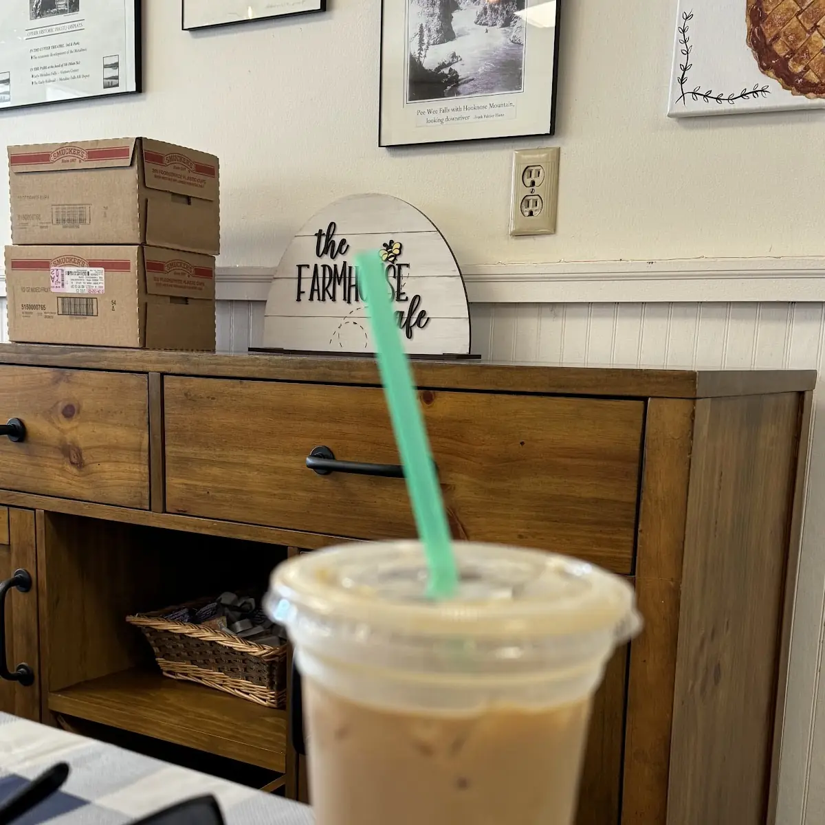 Iced Caramel Macchiato with Oatmilk