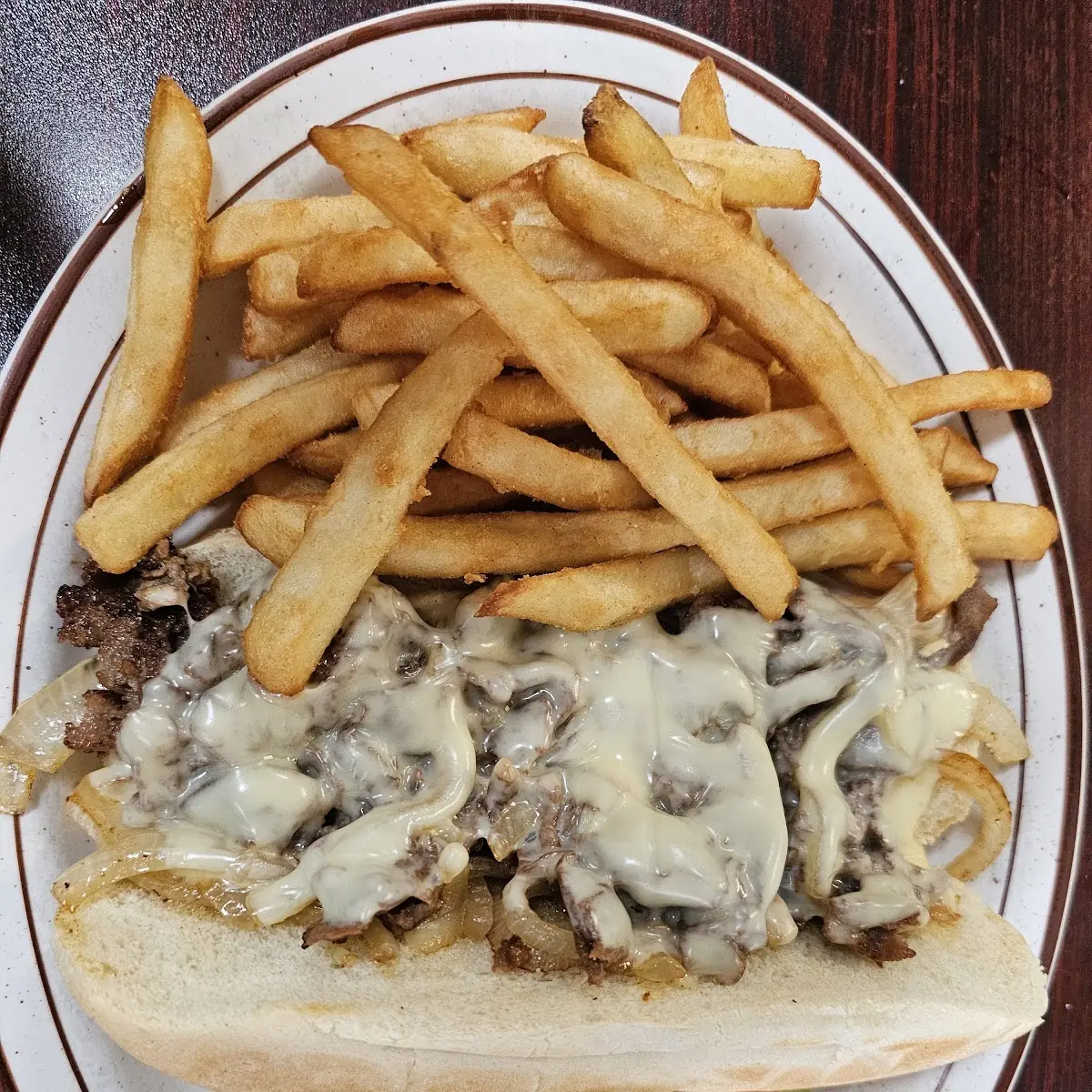 Philly Cheesesteak w Fries