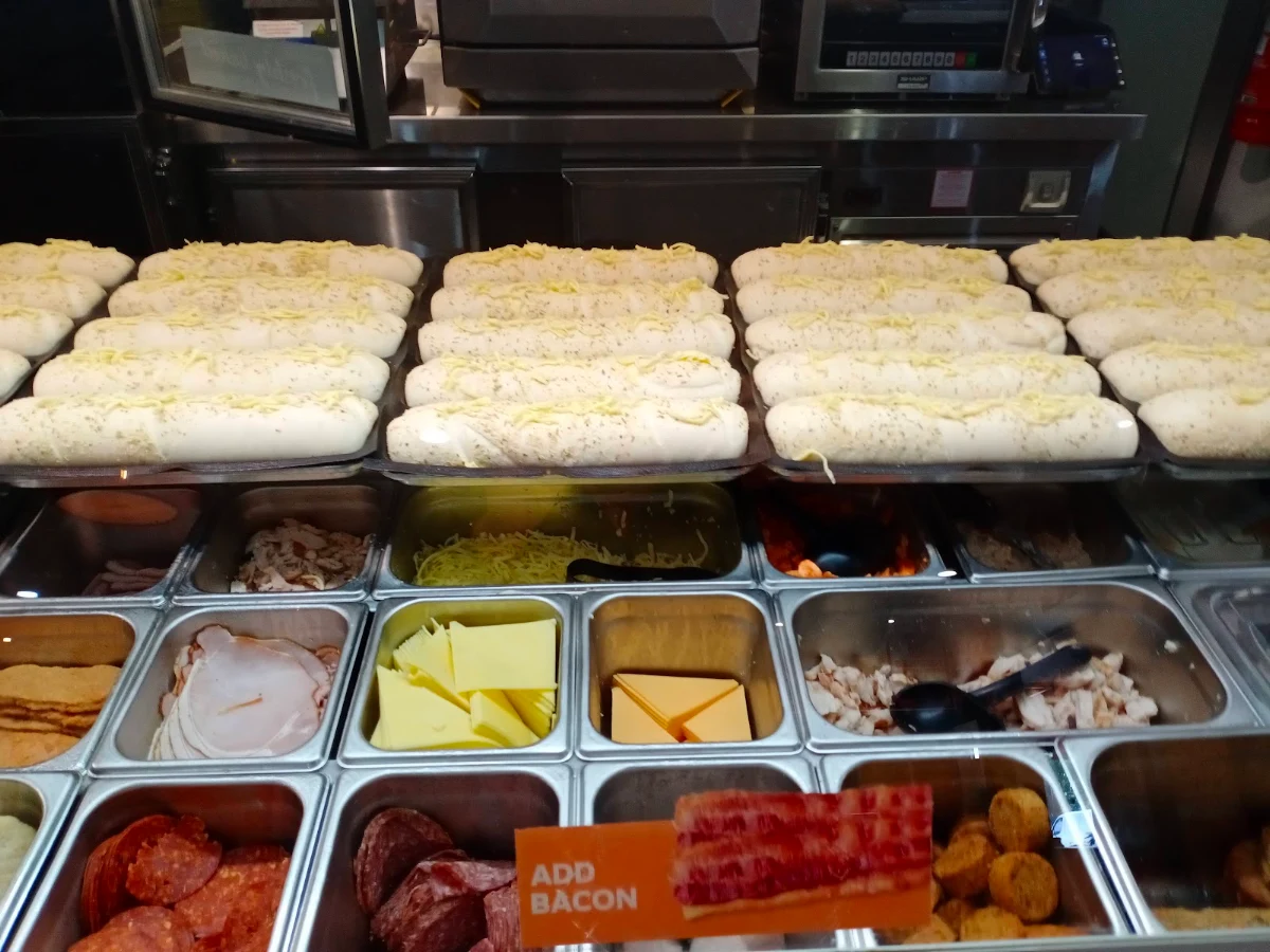 Italian Herbs and Cheese Bread, Subway Circa Bella Vista