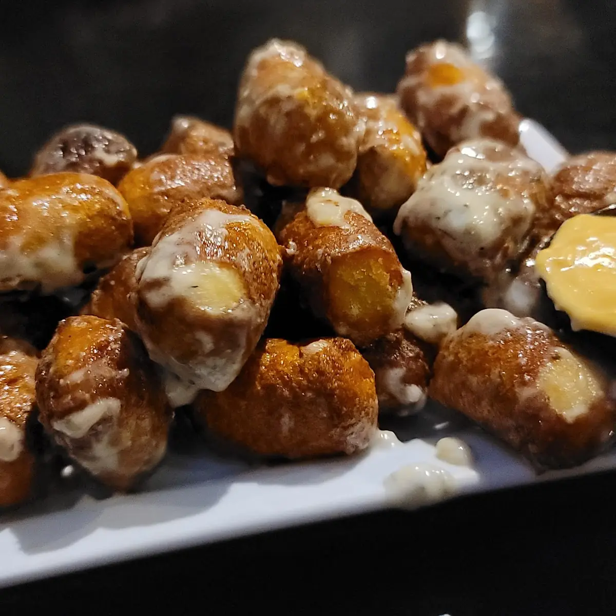 Pretzel Bites w Beer Cheese