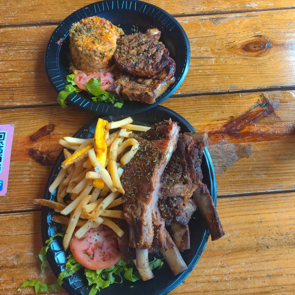 Chuletón de Cerdo Y Costillas Asadas
