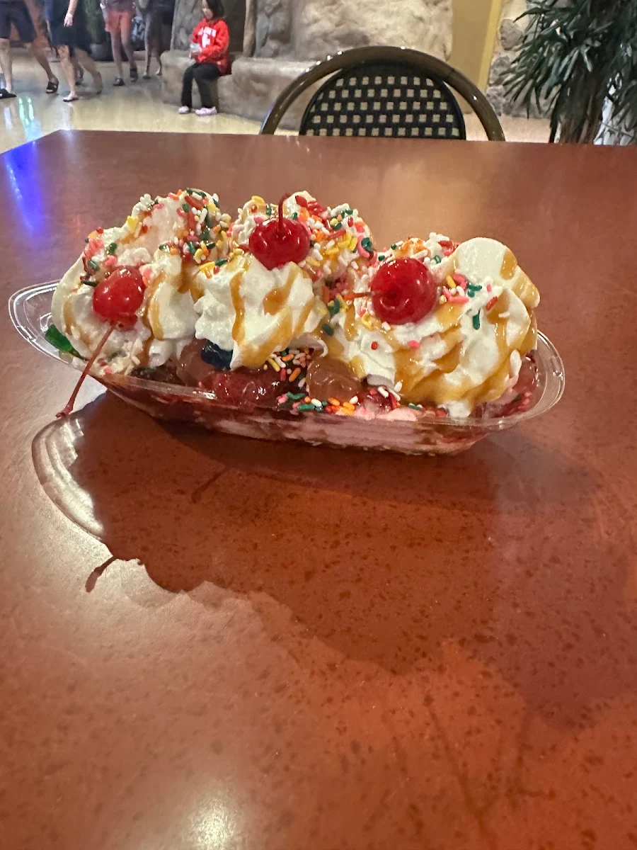 Classic Banana Split