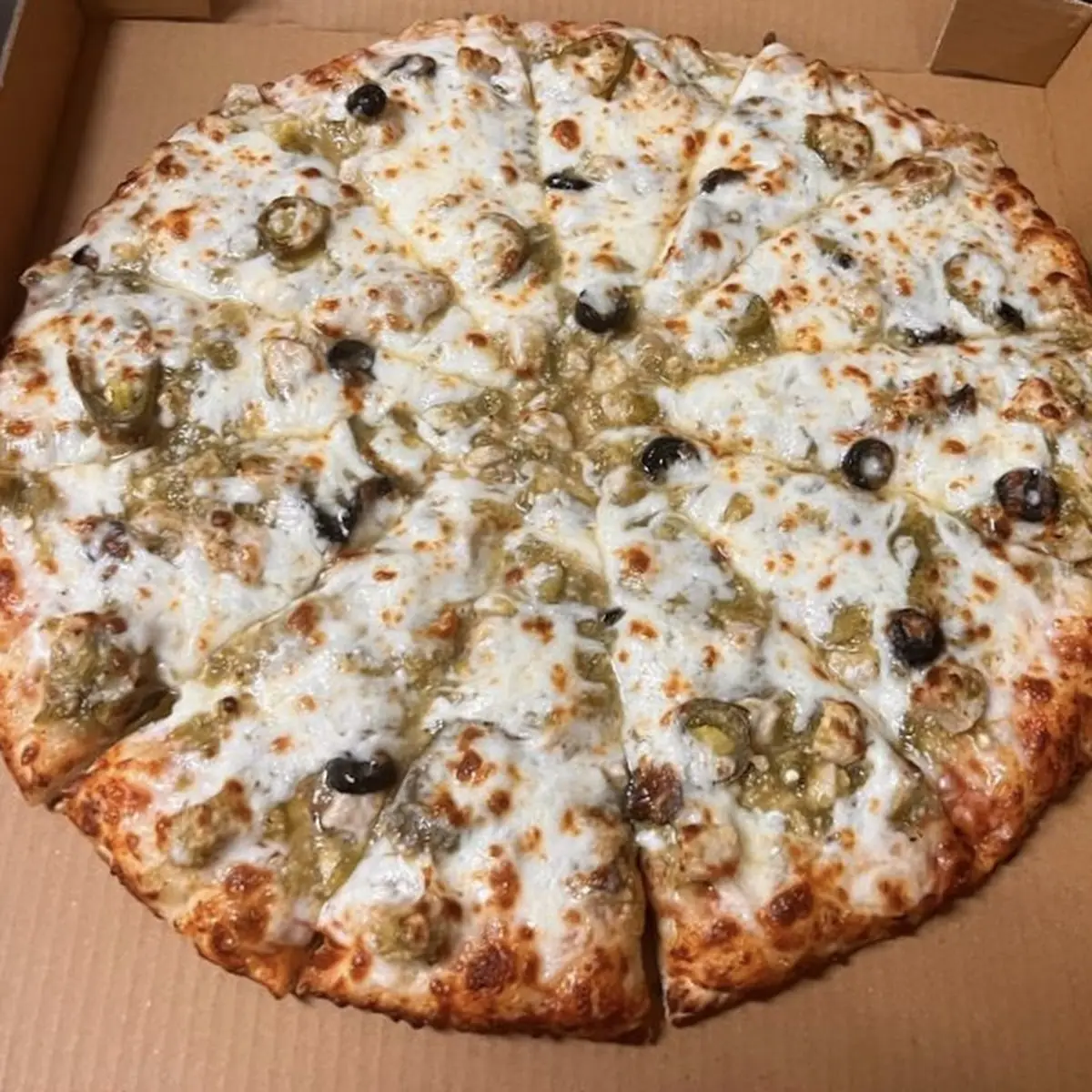 Green Chile Chicken Pizza
