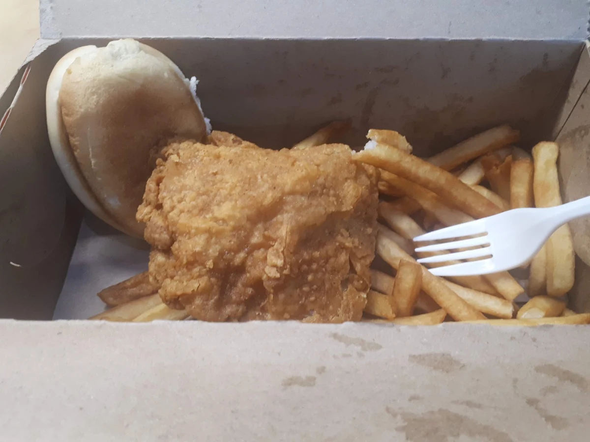 Chicken and French Fries, Fritou Begin Express