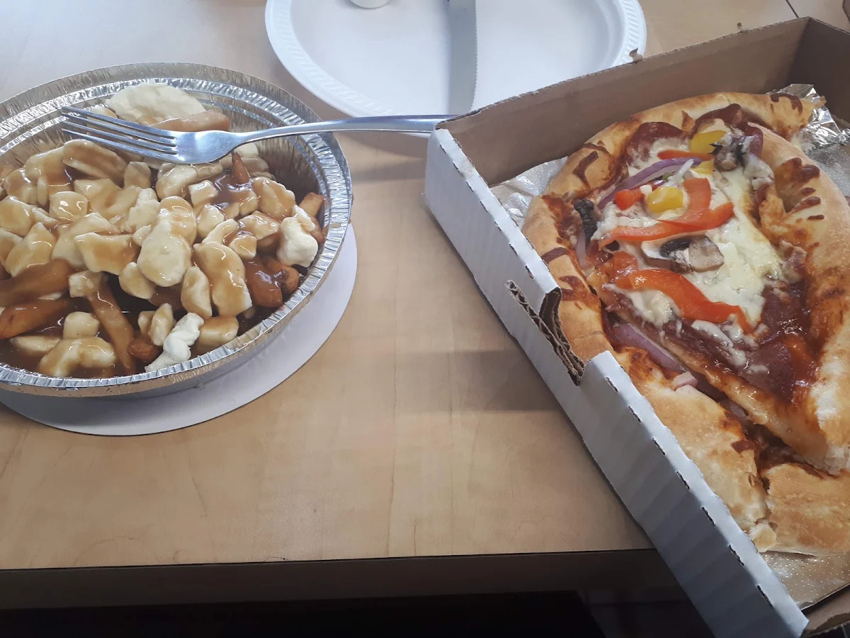 Pizza and Poutine, Fritou Begin Express