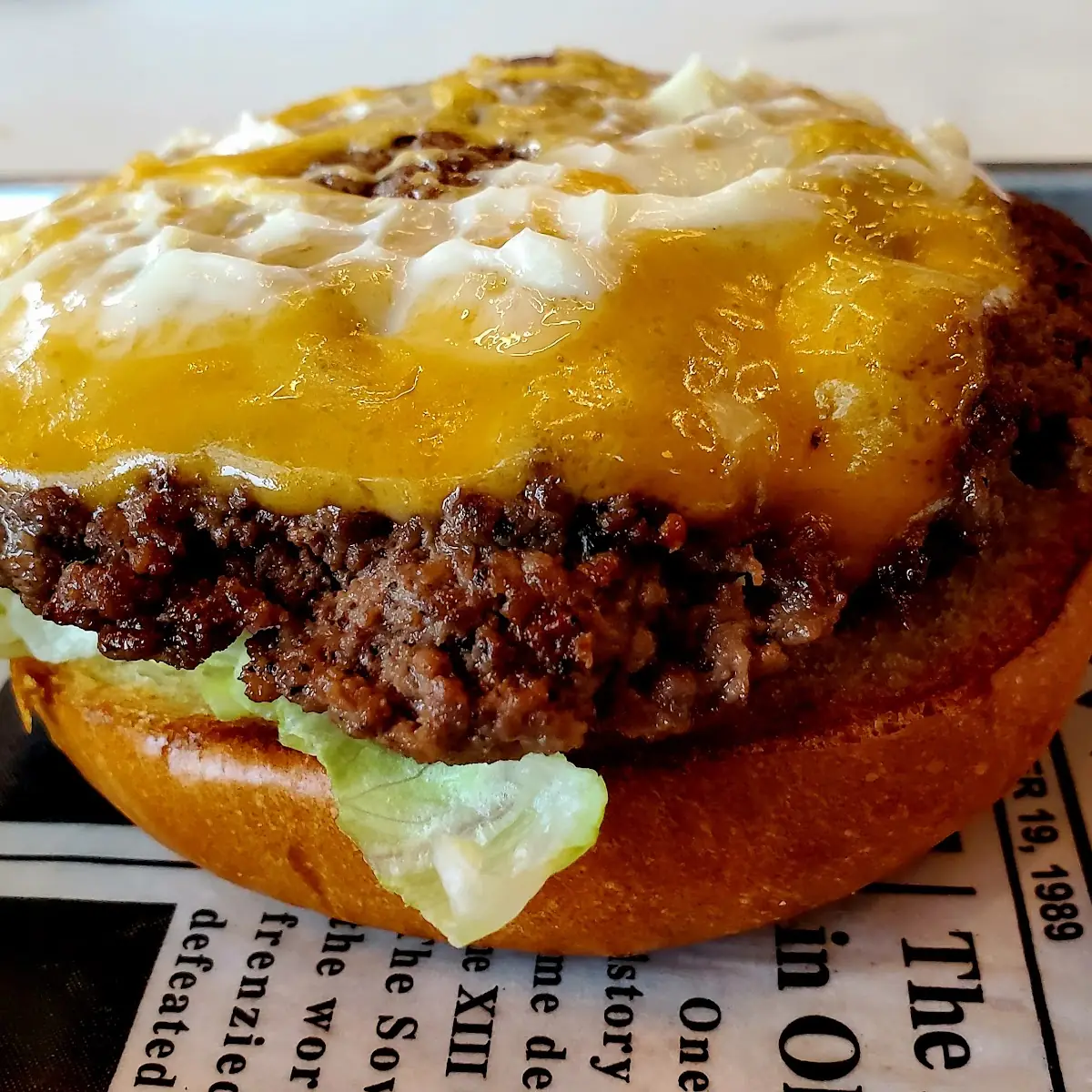 Classic Cheese Burger w Fries