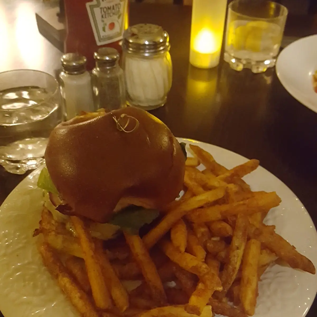 Hamburger or Cheeseburger Deluxe