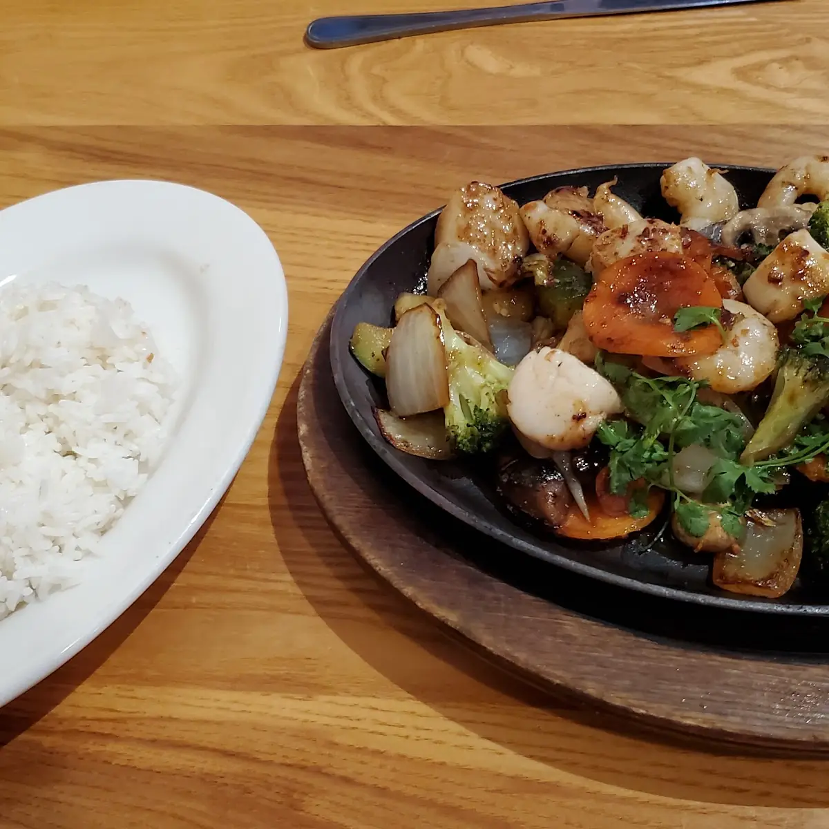 Sizzling Shrimp & Scallops