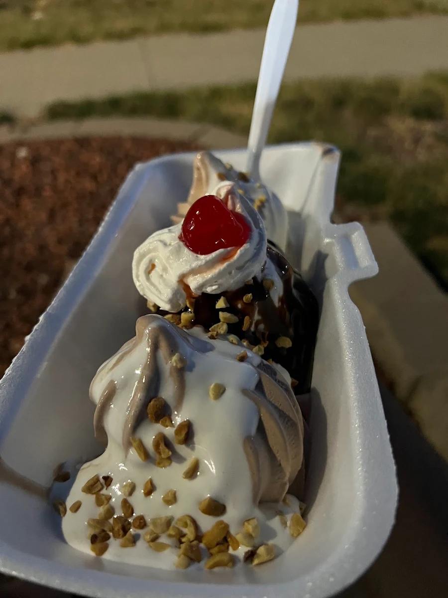 Banana Split Super Sundae