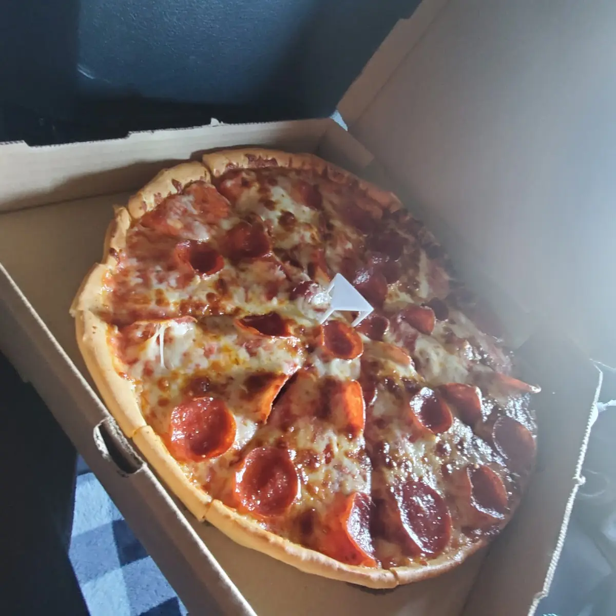 Pepperoni Pizza Hand Tossed