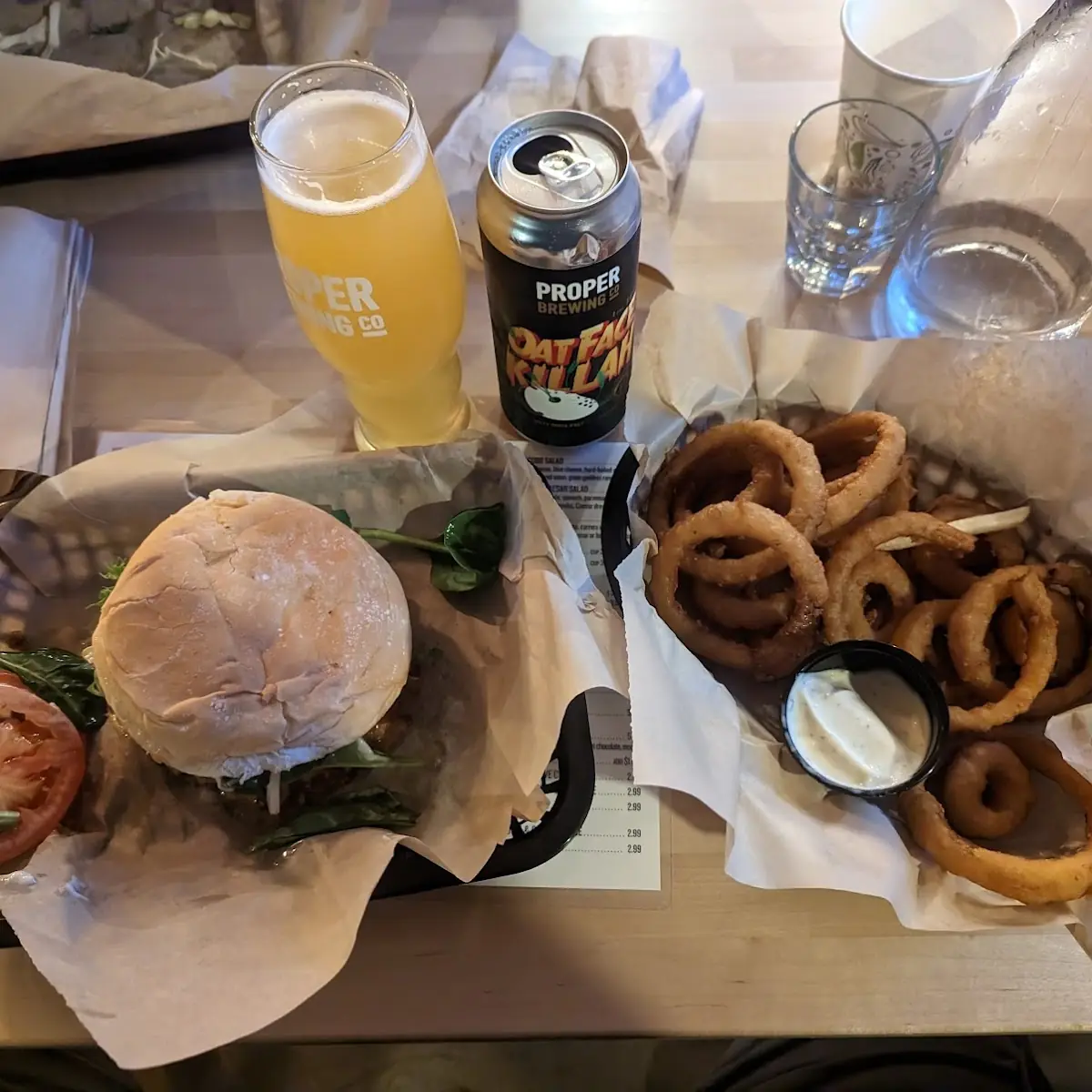 M O a B Burger