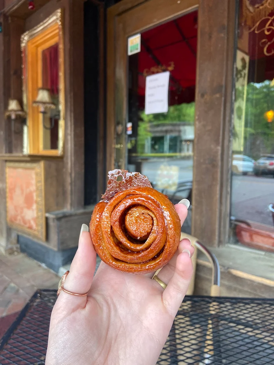 Old Fashioned Cinnamon Roll