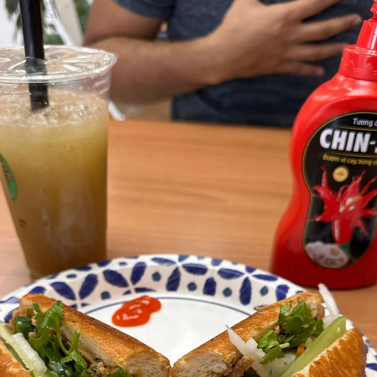 9 Banh MI Heo Quai