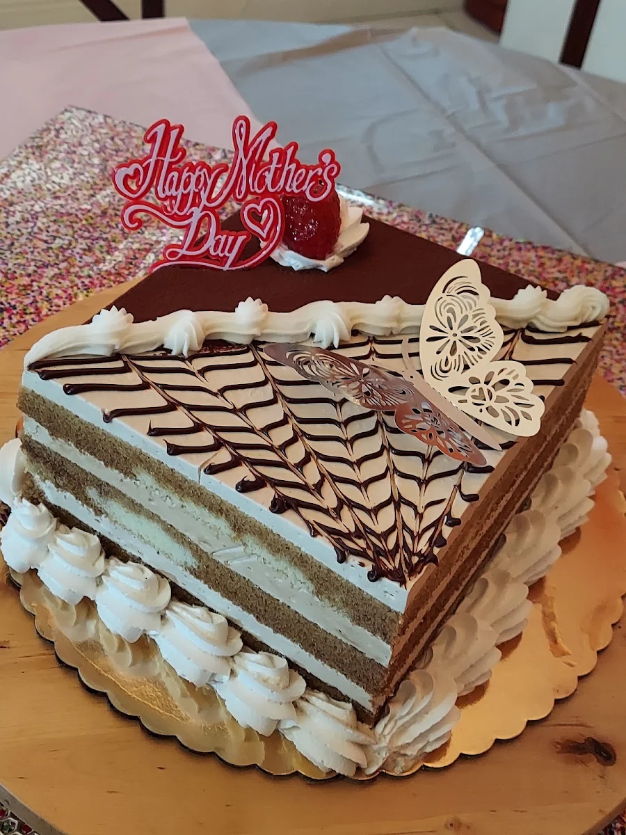 Tiramisu Cake