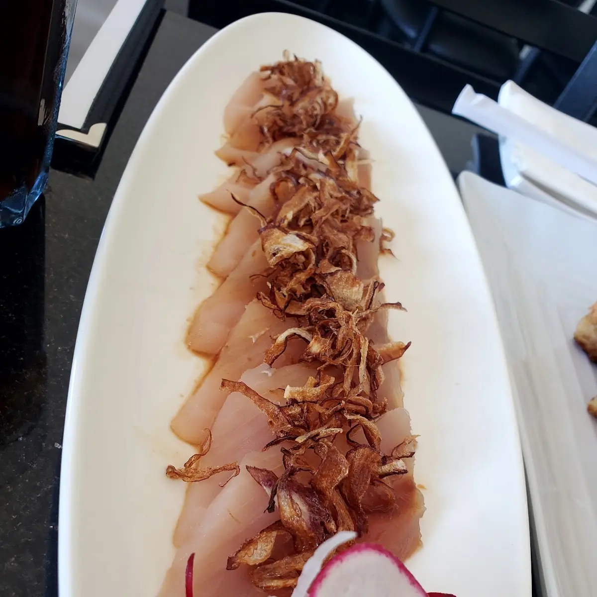 Albacore Sashimi w Crispy Onions