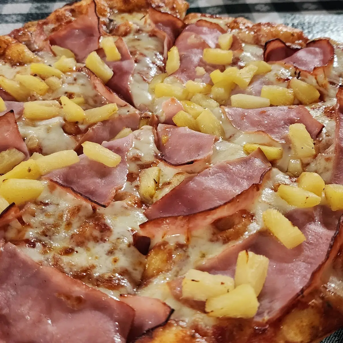 Hawaiian Pizza