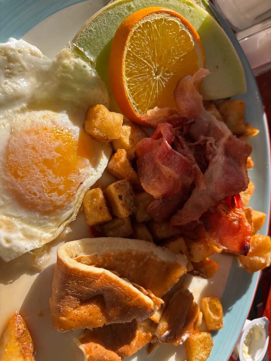 Déjeuner Œufs Bacon Et Crepes