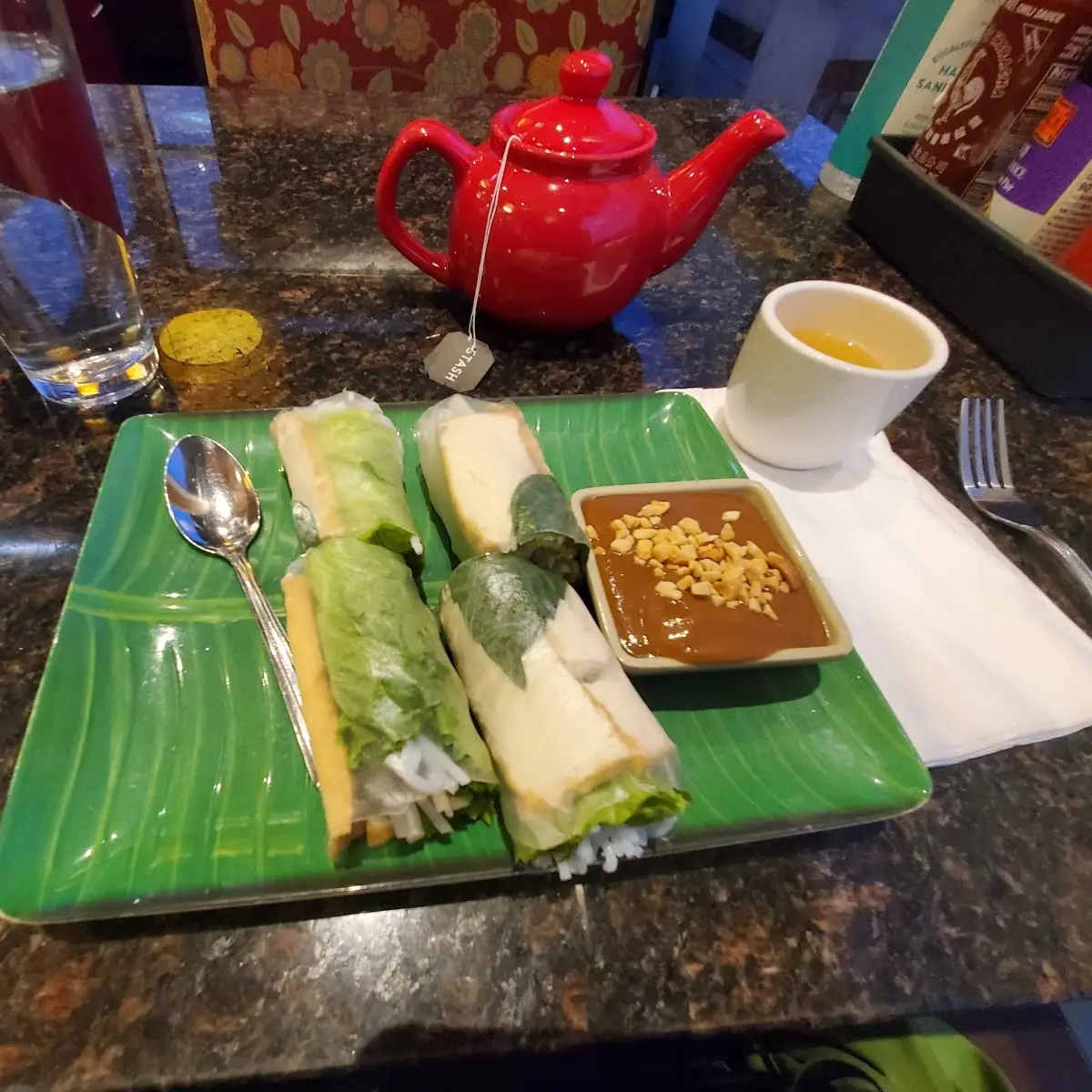 Tofu Salad Rolls with Sauce