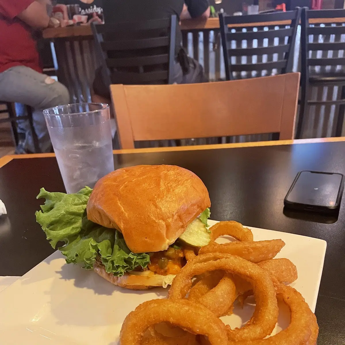 Cheeseburger with Onion Rings