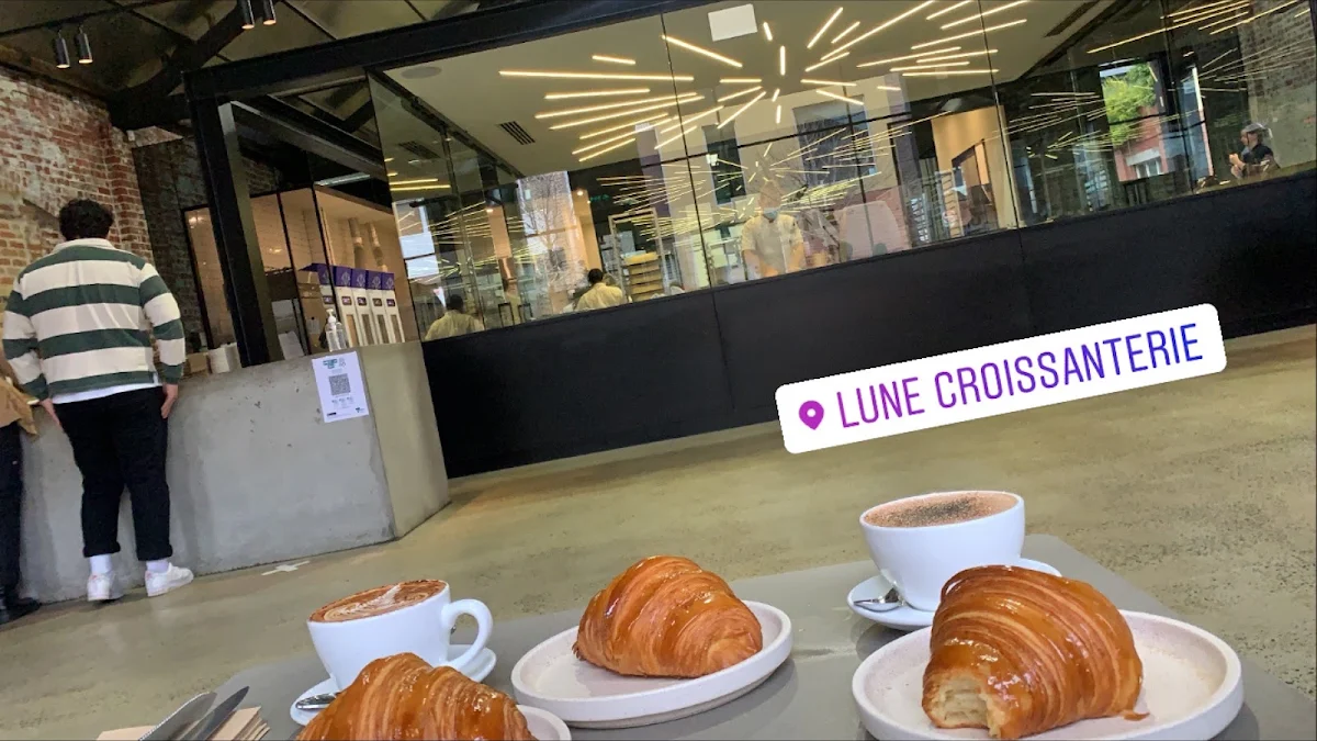 Plain Croissant, Lune Croissanterie Fitzroy