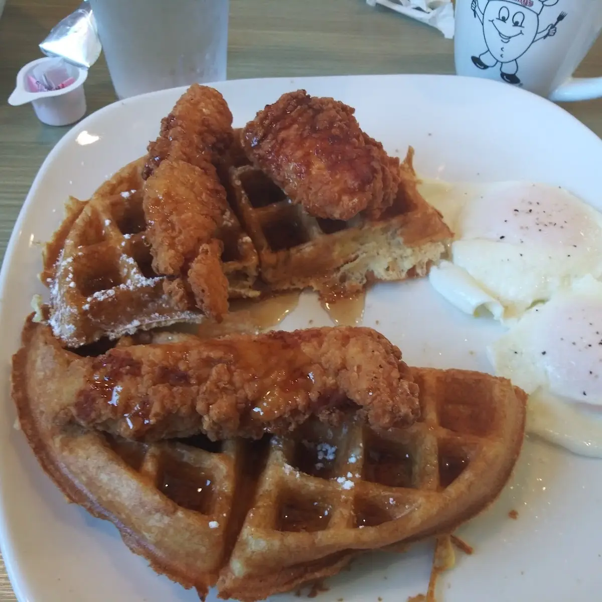 Chicken & Waffles & Eggs 1040 Cal