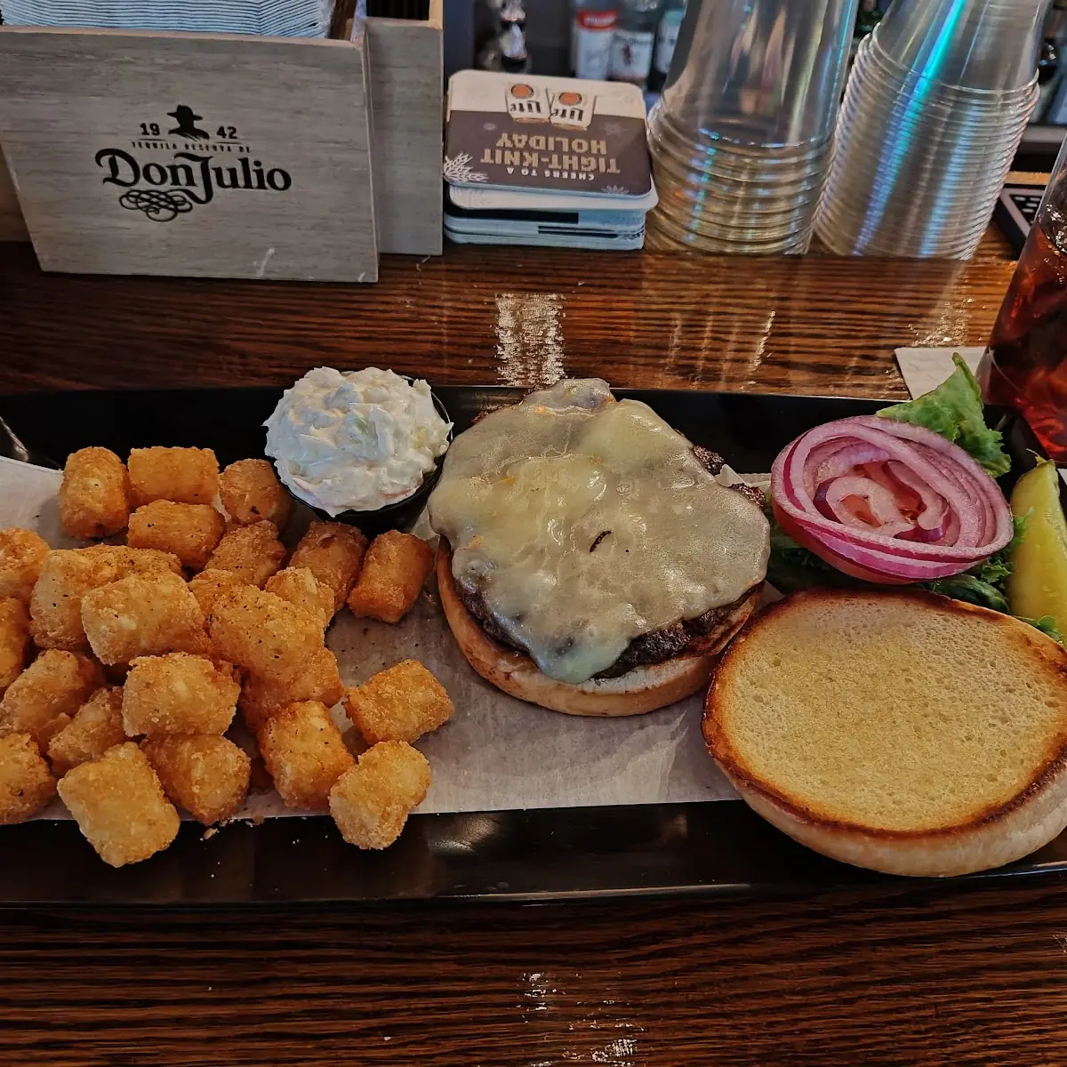 Cheeseburger with Tater Tots