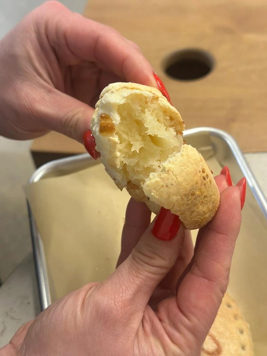 Brazilian Pão De Queijo Cheese Bread