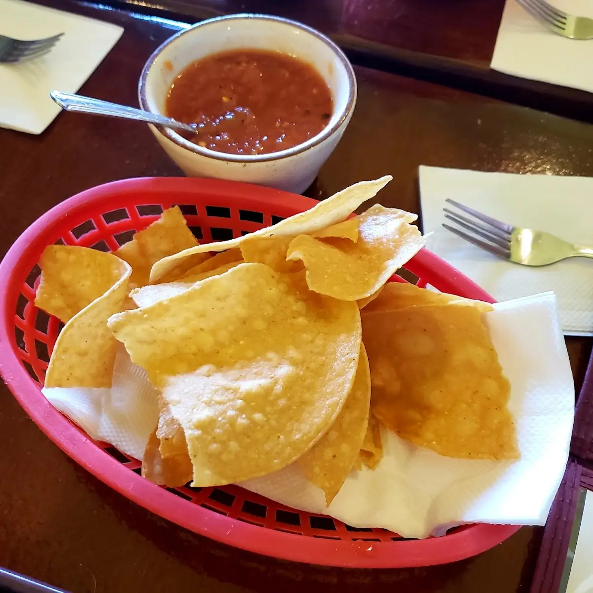 Basket of Chips & Salsa Before
