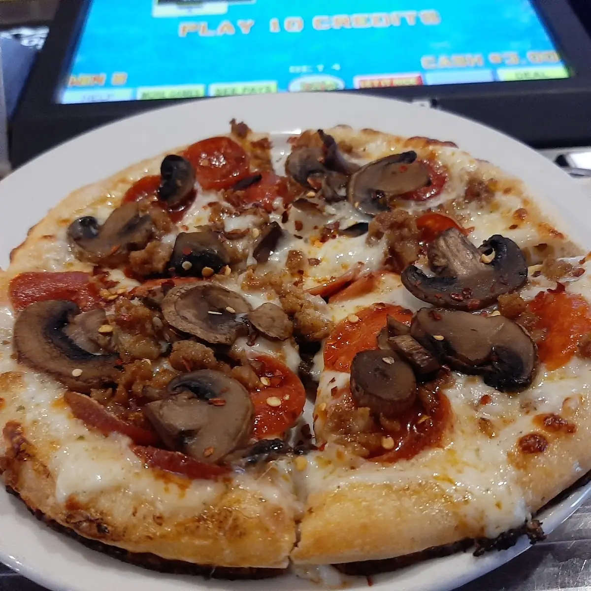 Pub Gilroy Personal Pizza