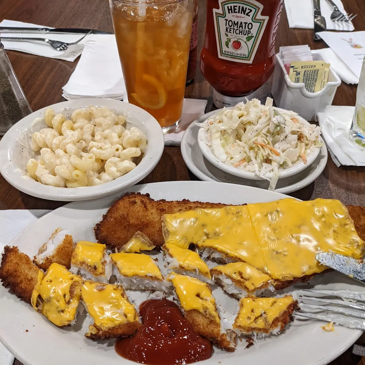 Fish on a Dish Slaw Mac and Cheese