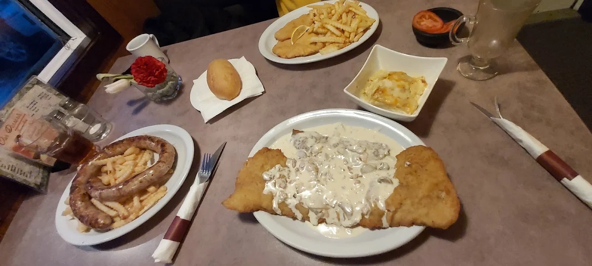 Rahmschnitzel Bratwurst & Schnitzel