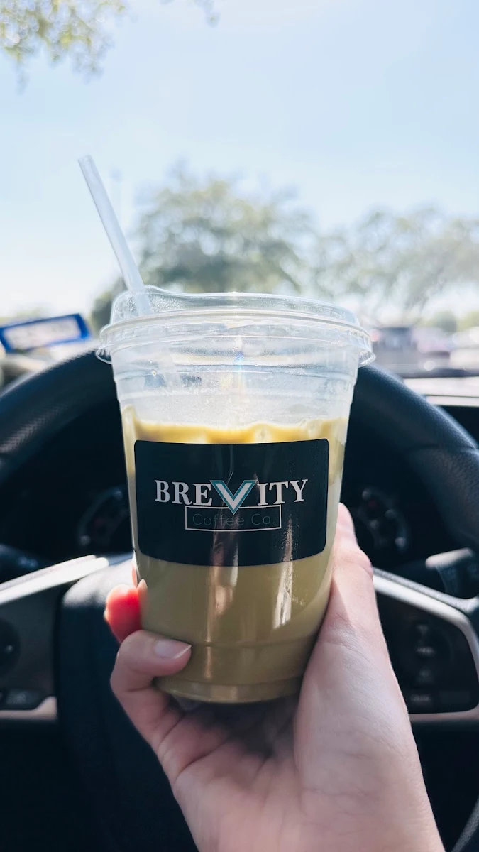 Iced Matcha Latte w Oat Milk