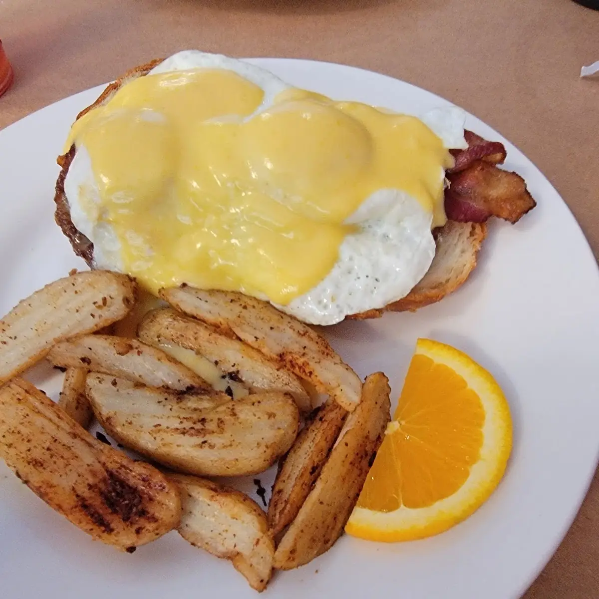 Cheeser's Traditional Benedict