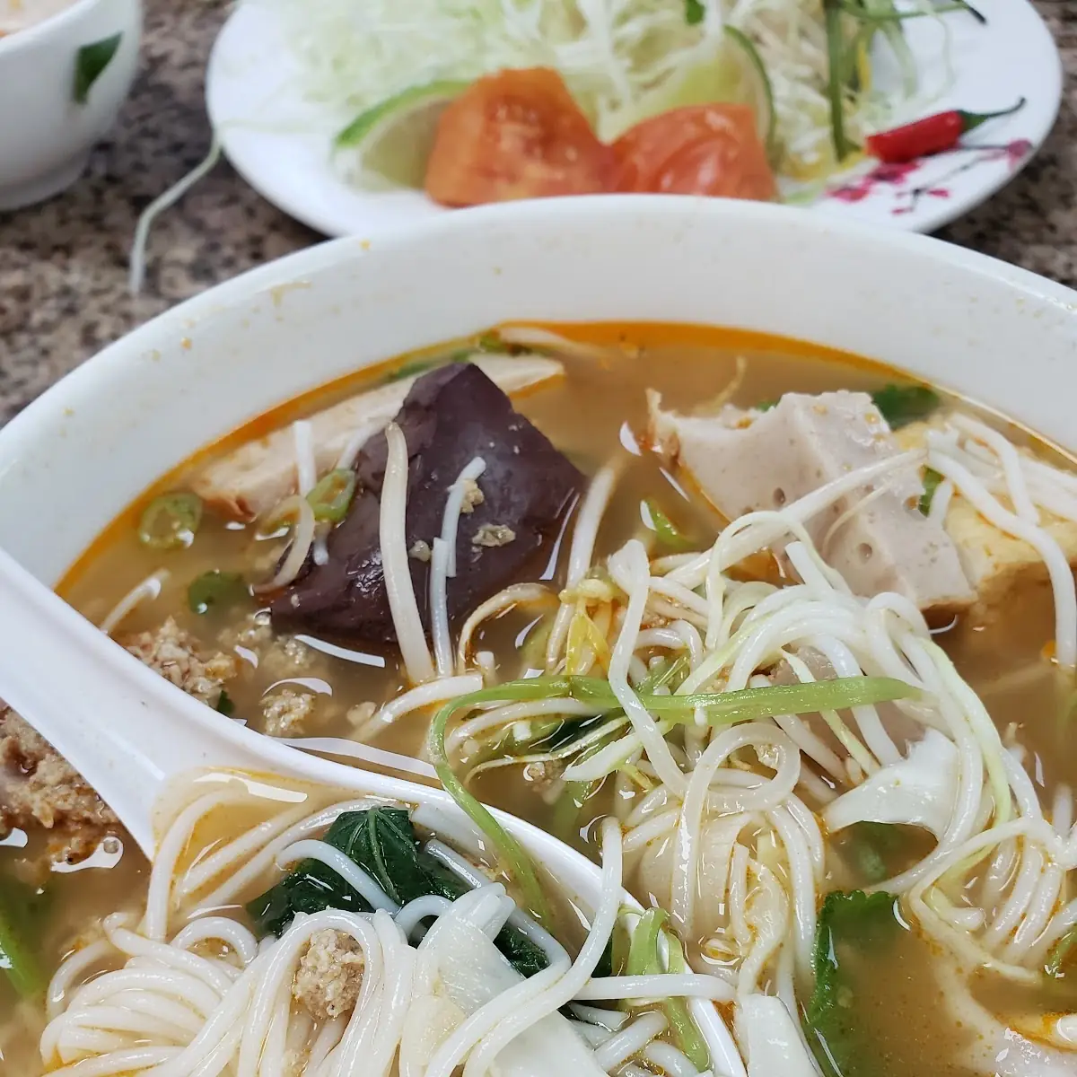 Bun Rieu