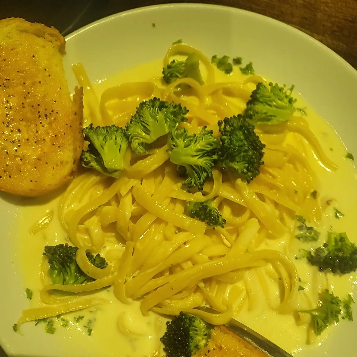 Fettuccine Alfredo with Broccoli