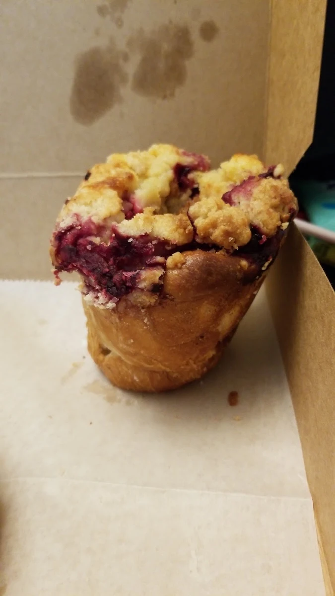 Raspberry Cream Cheese Cruffin
