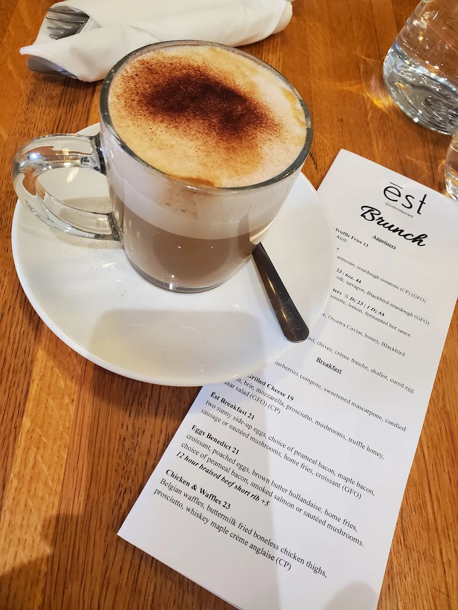 Cappuccino, ēst Restaurant